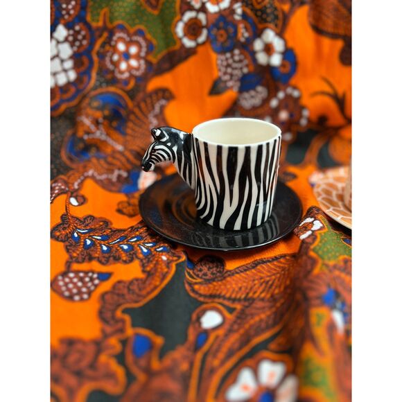Safari Animal Zebra Giraffe 4 Piece Espresso Cups and Saucers Set - Picture 4 of 9